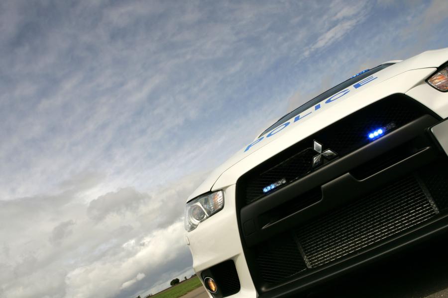  Mitsubishi Lancer Evolution X UK Police Car 2009 года  (фото 10 из 19)